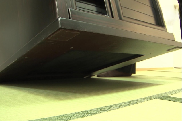 畳の上に設置します