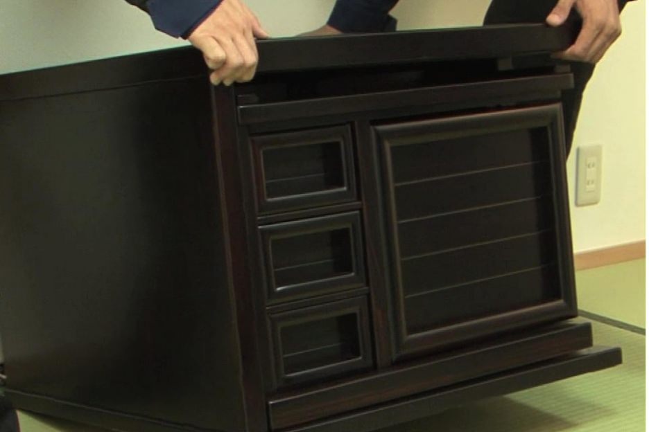 お仏壇の種類：上下型（家具調仏壇・伝統仏壇）の場合