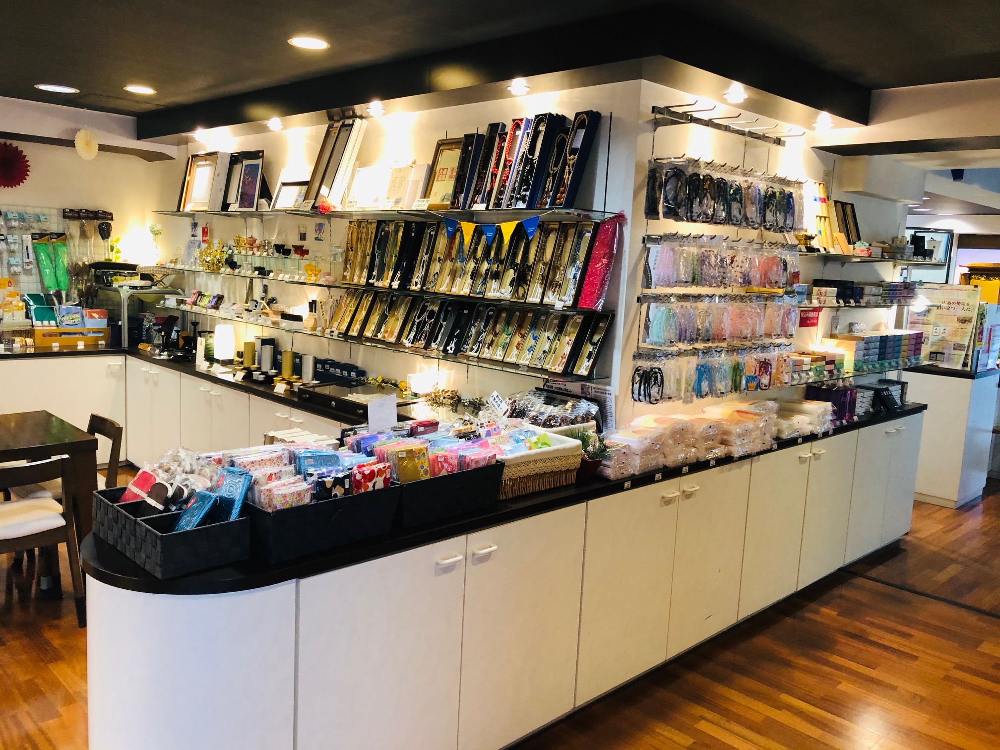 金剛堂_広島本店_店内-5