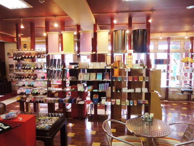 金剛堂_相模原店_店内-0