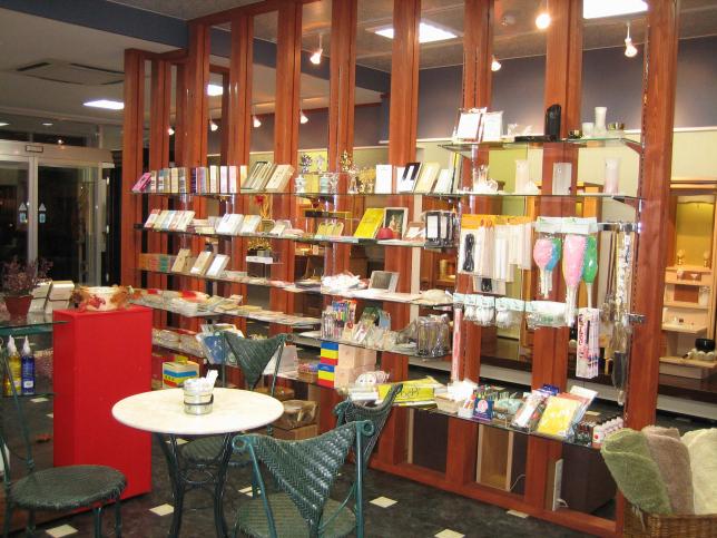 金剛堂_北陸本店_店内-4